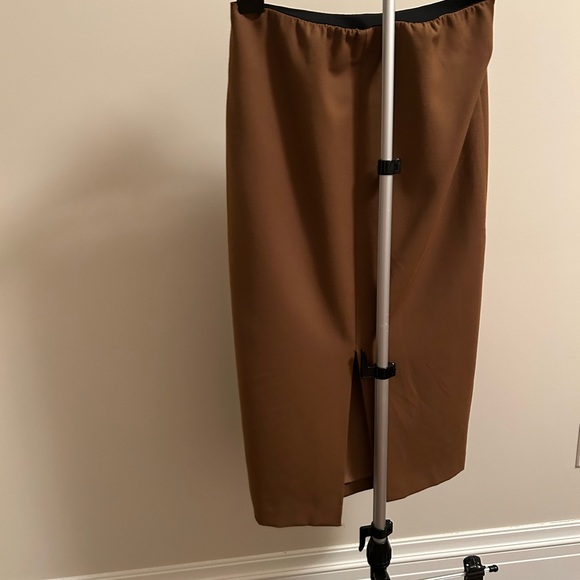 New Babaton Medi skirt - Picture 2 of 3